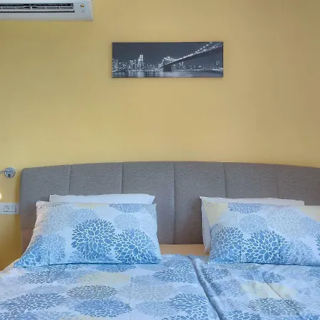 Alenka וילה Raša